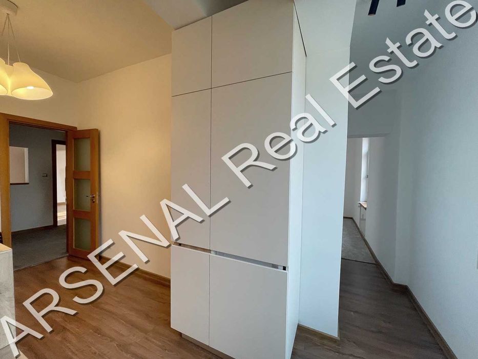 Дава се под наем Многостаен апартамент в София, Център - 150 кв.м за 1600 € - Снимка #1