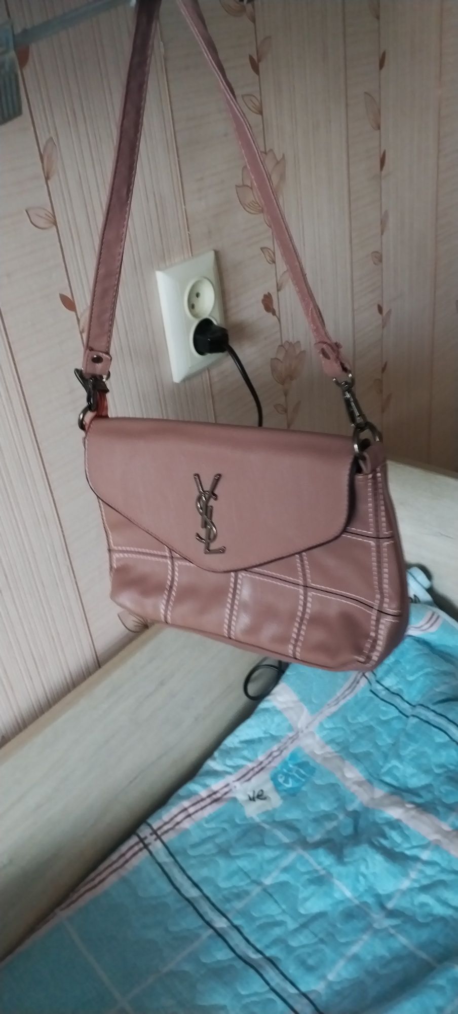 Продам женскую сумку