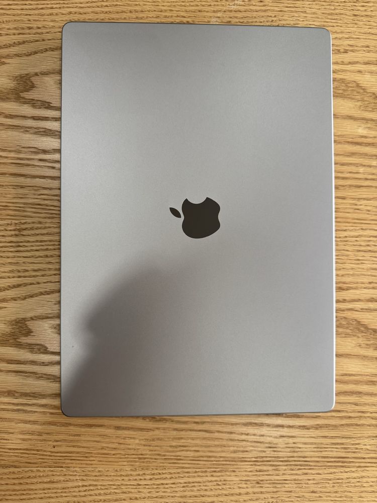 Macbook Pro 16” 1TB 16GB