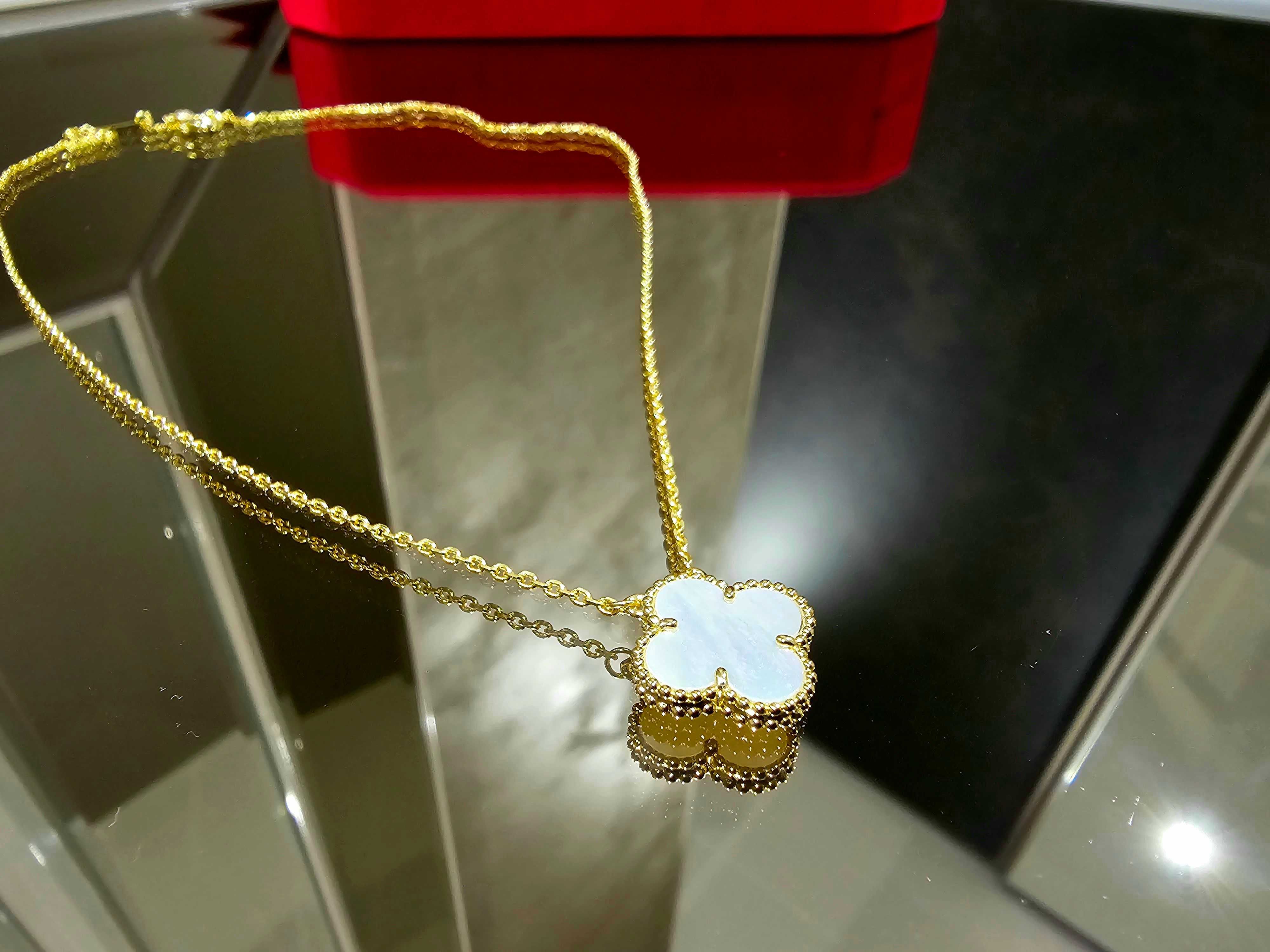 Van Cleef & Arpels VCA Gold Mother Pearl Alhambra 1 Motif Дамско Колие