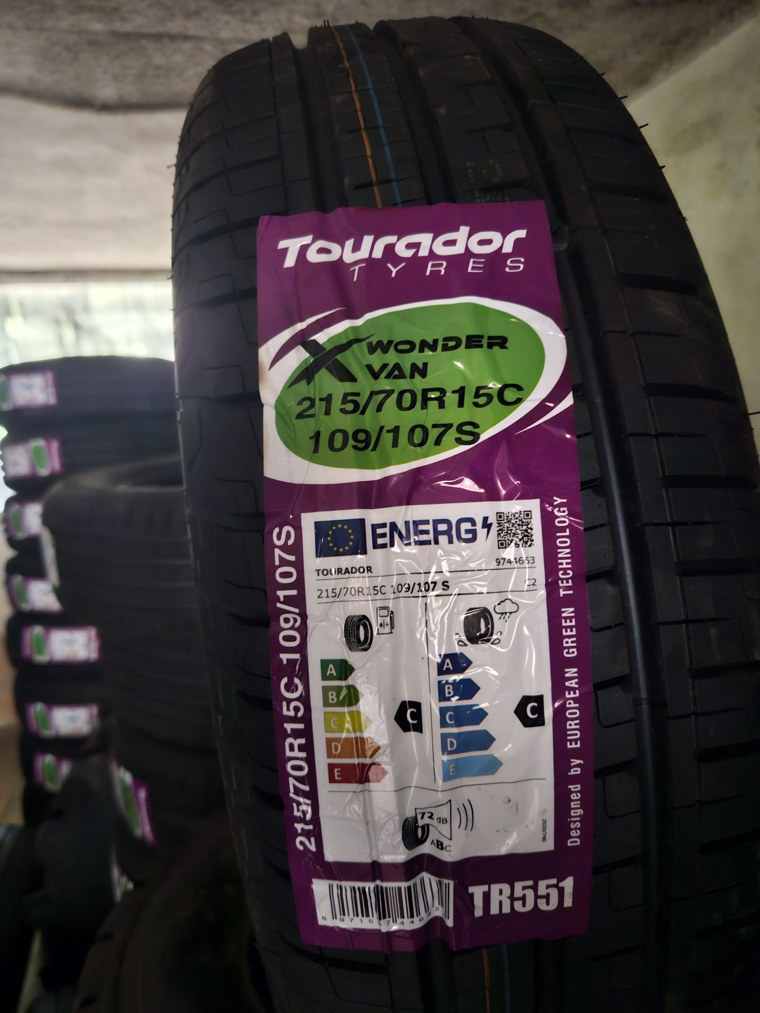 215/70/15C  Tourador