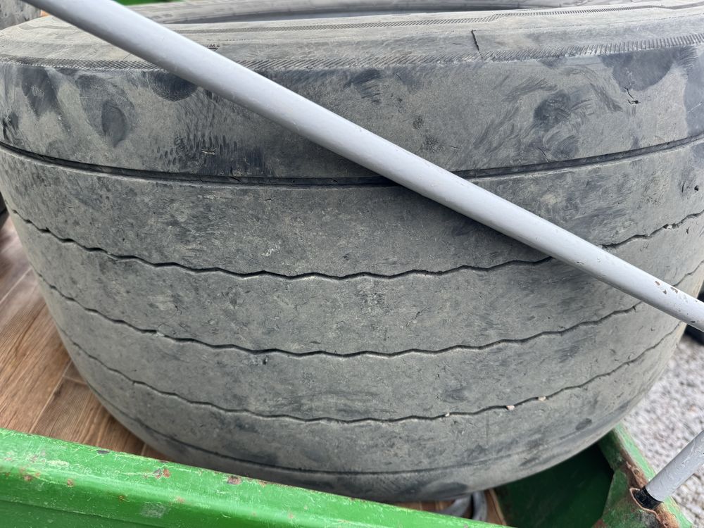 Шины на полуприцеп фура мега 445/45 19,5