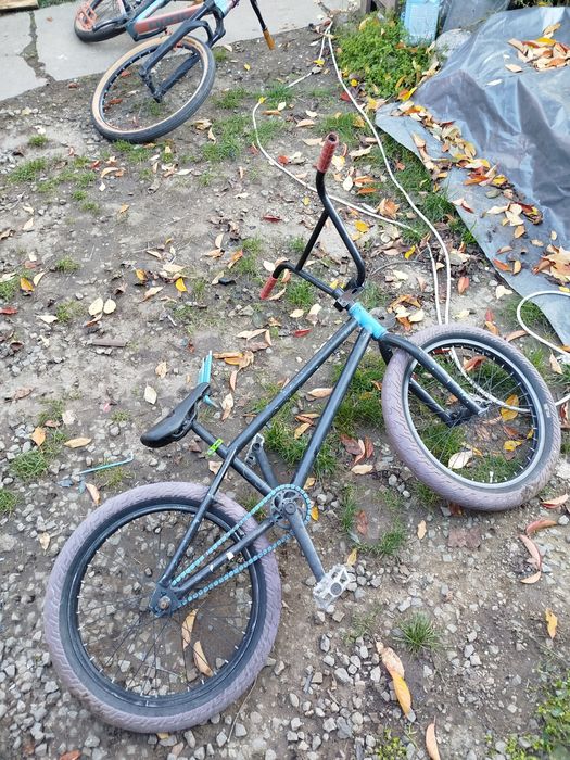 Vând urgent BMX custom