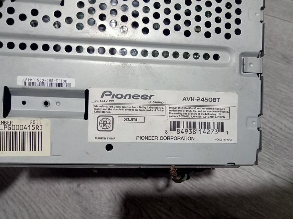 Продам Pioneer AVH-2450BT в хорошем состоянии.