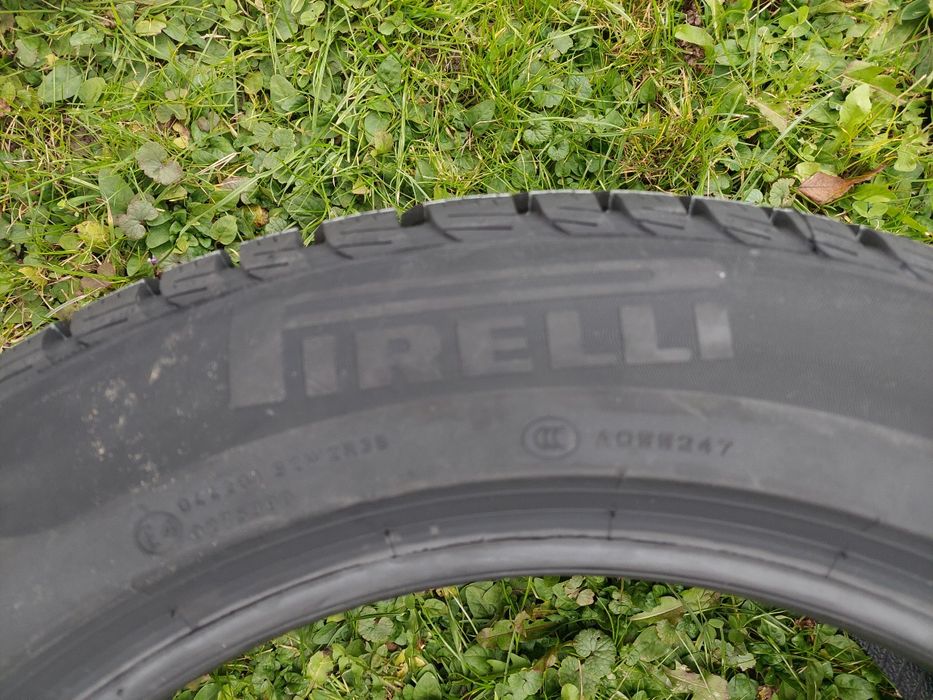 Cauciucuri de iarna 235/60/R18 si 205/60/R17