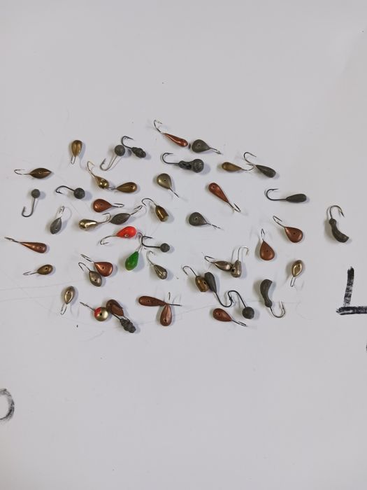 Воблери зимни блесни и мормишки.