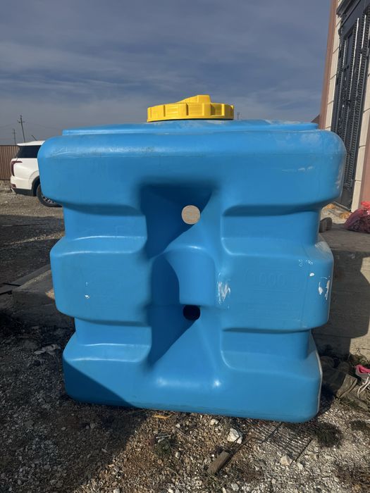 Продам болку для воды 1куб