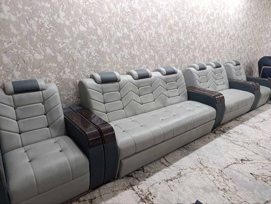 Срочно мягкая мебель в зал