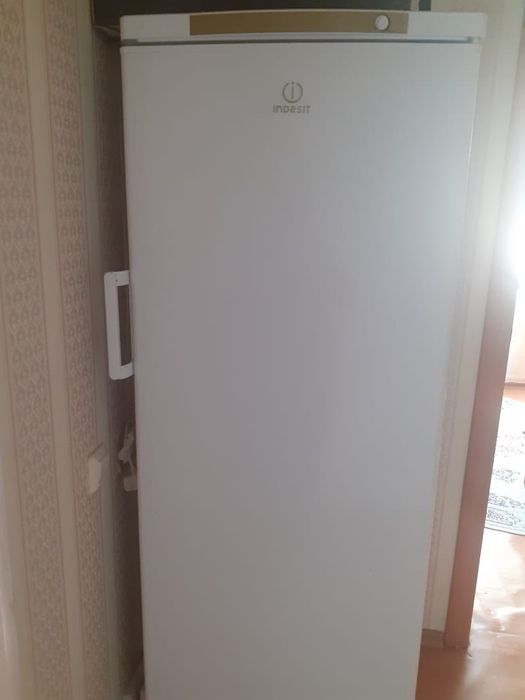 Морозильник продаётся