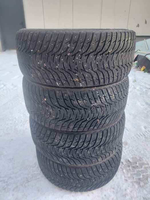 Продам шины 245/45 17 комплект