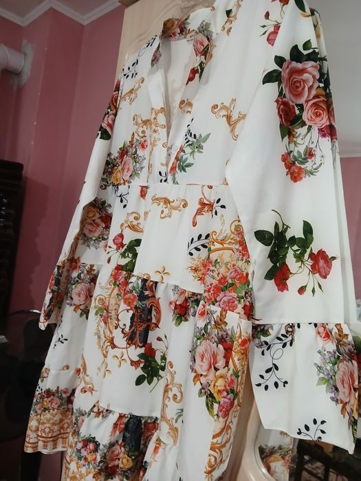 Rochie superbă cu flori