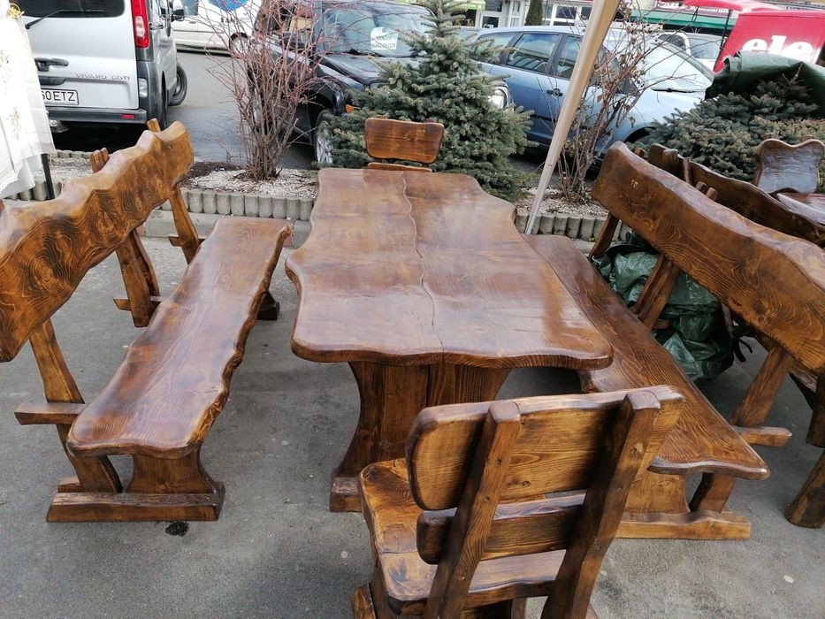 Masă rustică făcută pe comanda