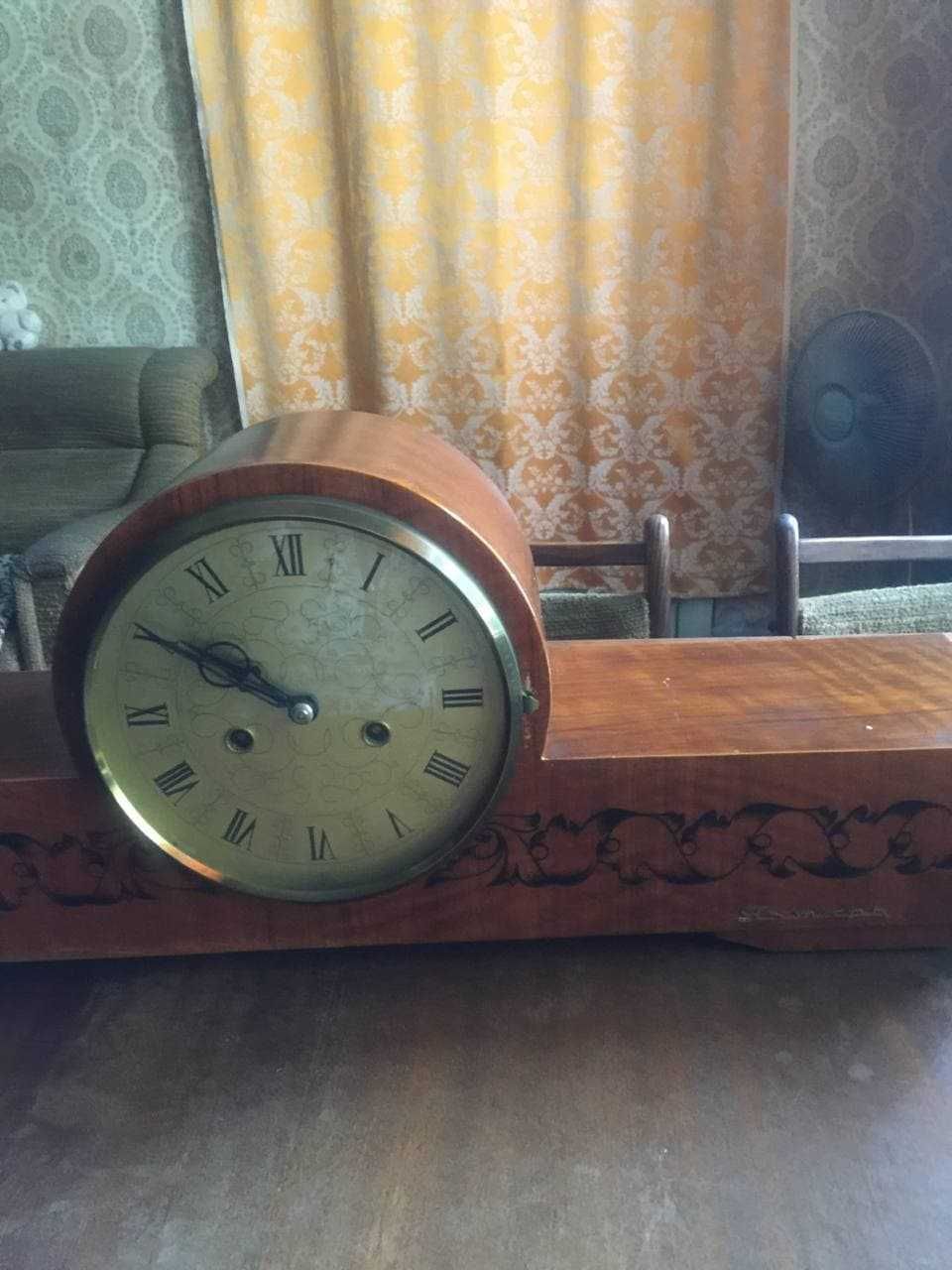 механические мебельные часы "Янтарь" 70-х годов с боем
