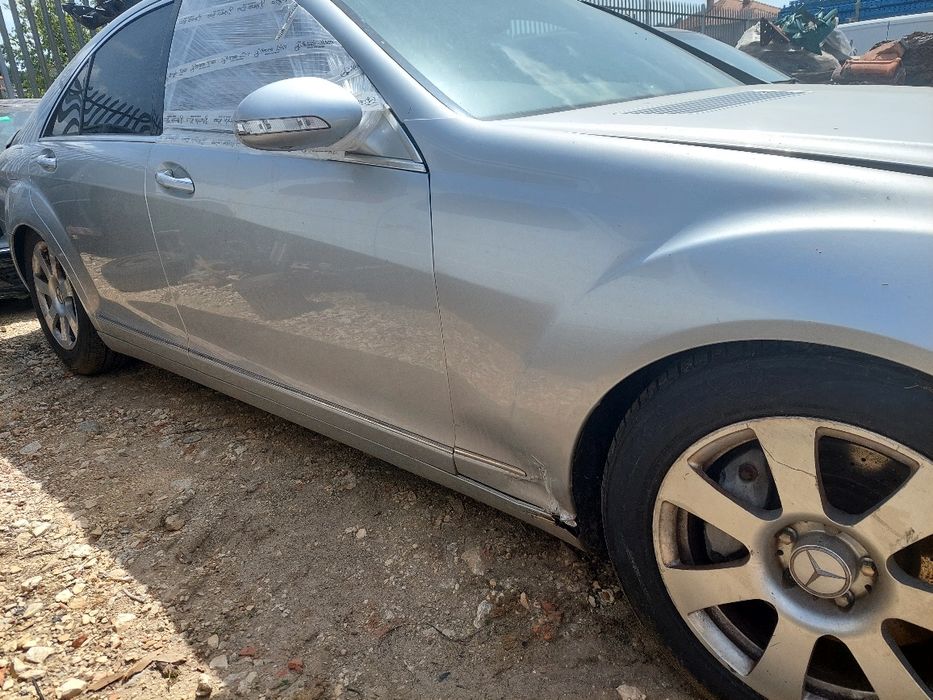 На части W221 Mercedes S320