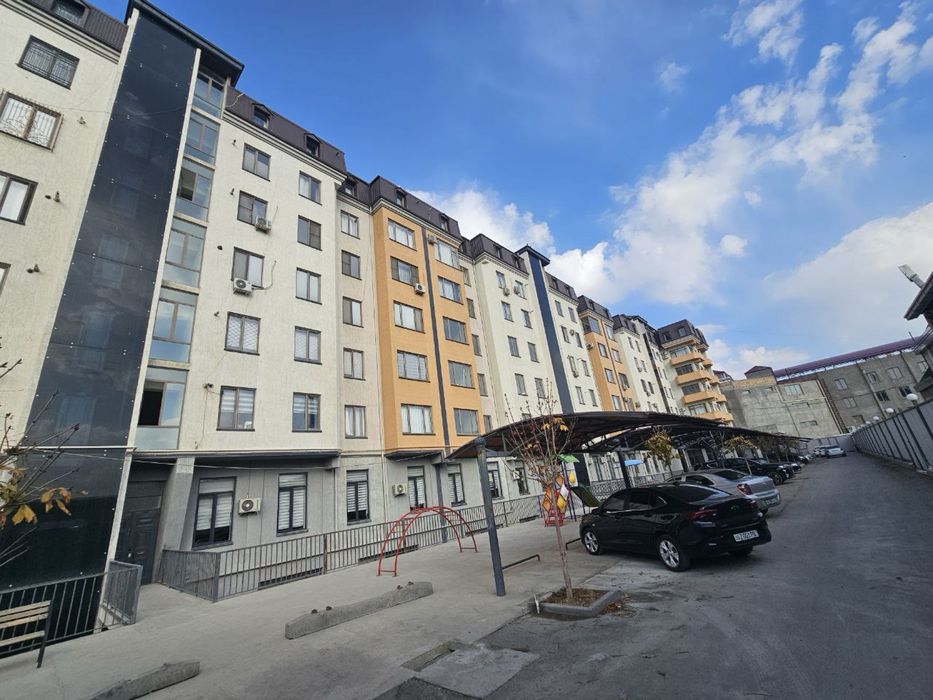 Продается 2 ком. Квартира площадью 55 кв.м. В Мархабо