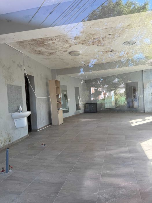 Teren vânzare+ spații comerciale-Stadion Ilie Oana Ploiești-470 mp