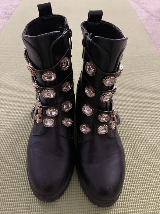 Ботинки со стразами