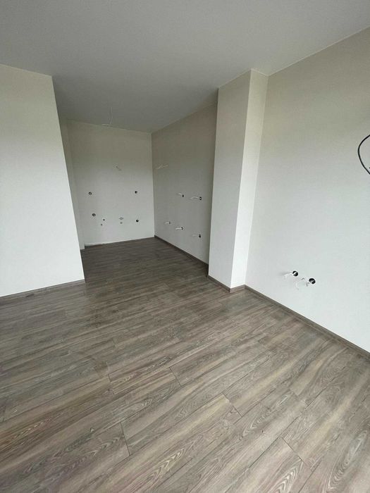 Продава се Двустаен апартамент в Пловдив, Остромила - 83 кв.м за 1400 €/кв.м - Снимка #1