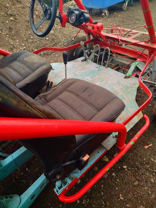 Vând buggy defect sau schimb
