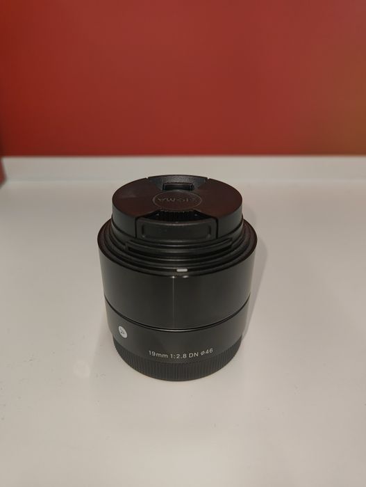 Обектив Sigma за Sony E-mount 19mm f/2.8