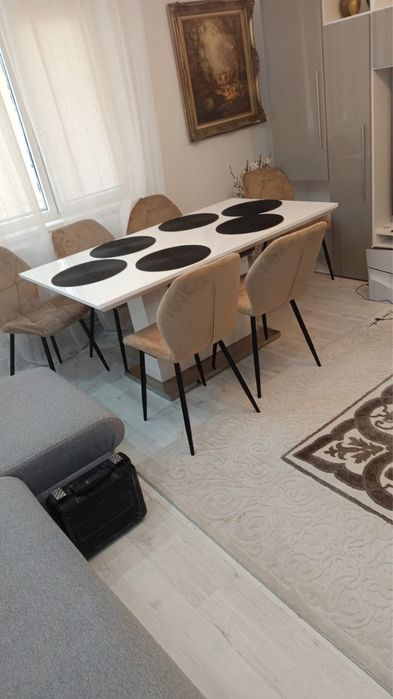 Vand Masa extensibila + scaune