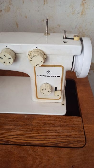 Швейная машинка чайка 142М ножной привод