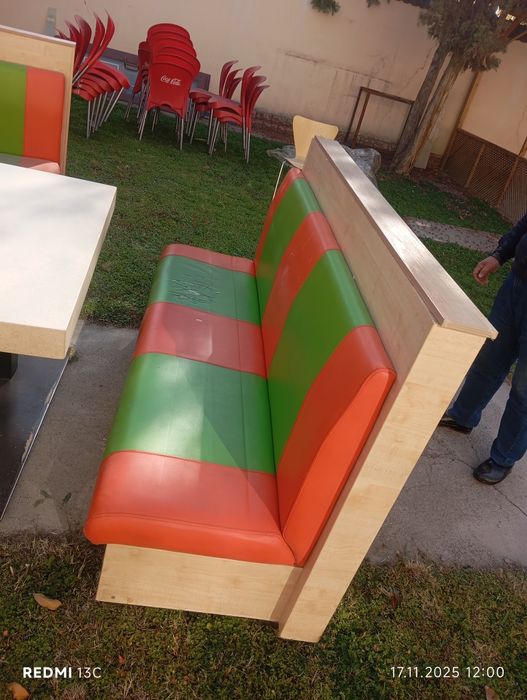 Диваны и мрамор стол