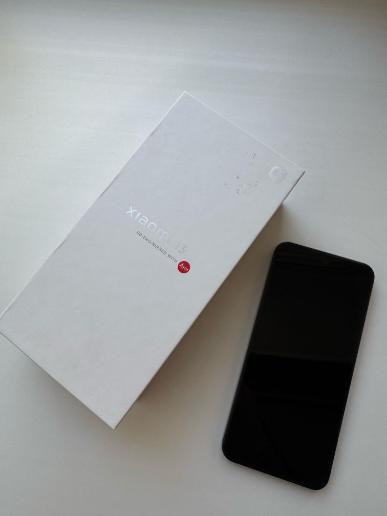Xiaomi Mi 13 флагман 512 гигабайт 12 оперативной