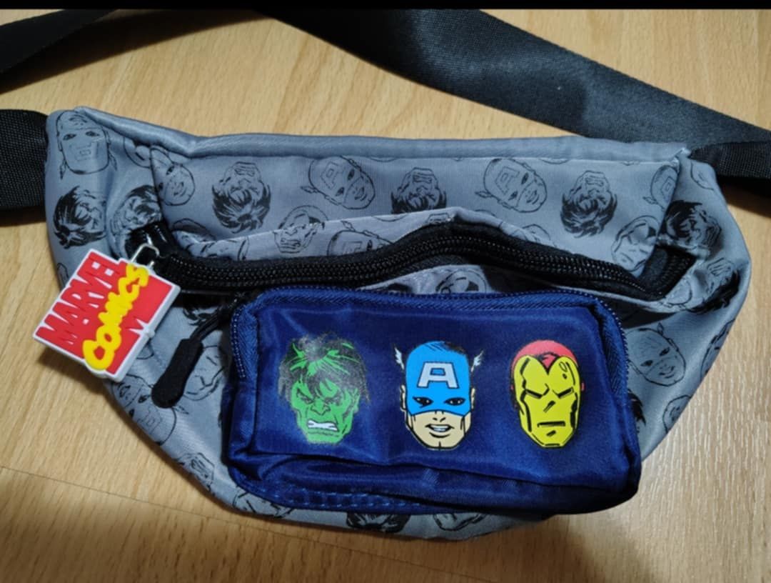 Borseta si ochelari Marvel pt copii