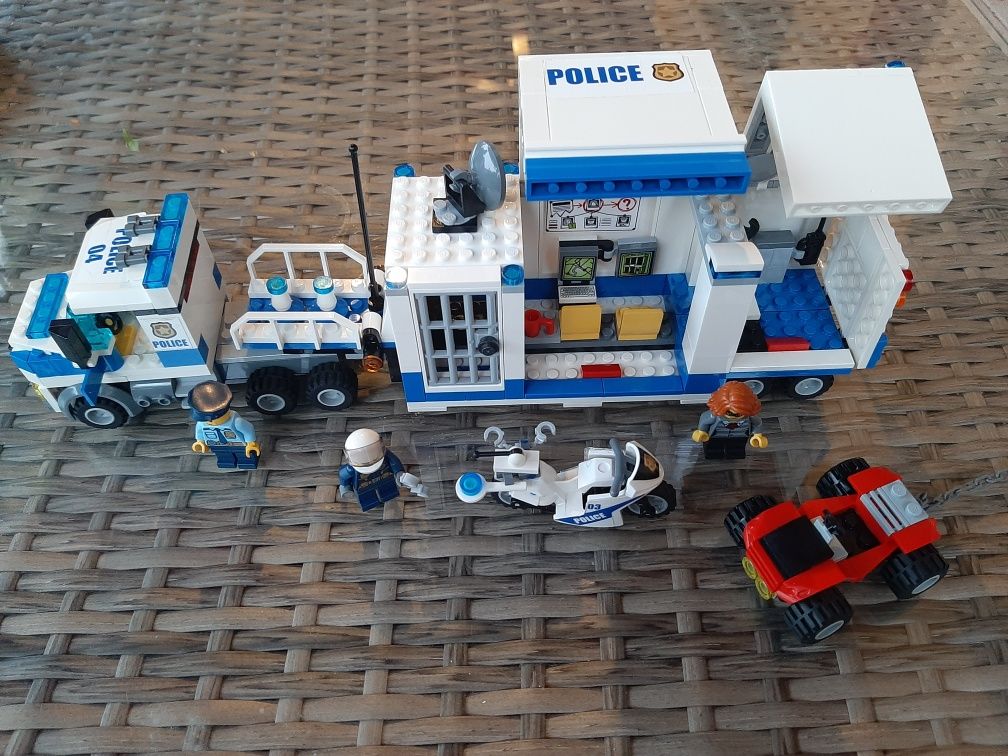 LEGO City Police - Centru de comanda mobil 60139