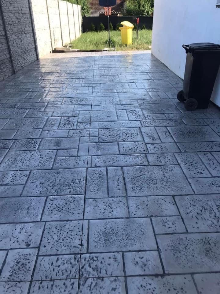Decorațiuni din beton amprentat curti gradin garduri case scari