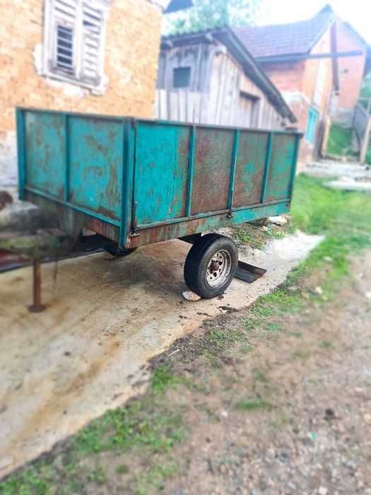 Remorca o  axa roti ceuri lungime 2 50m lnaltime 0 80m latime 1 80m