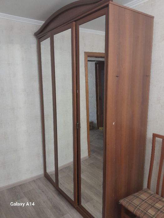 Постельный гарнитур (шкаф, кровать,комедия с зеркало