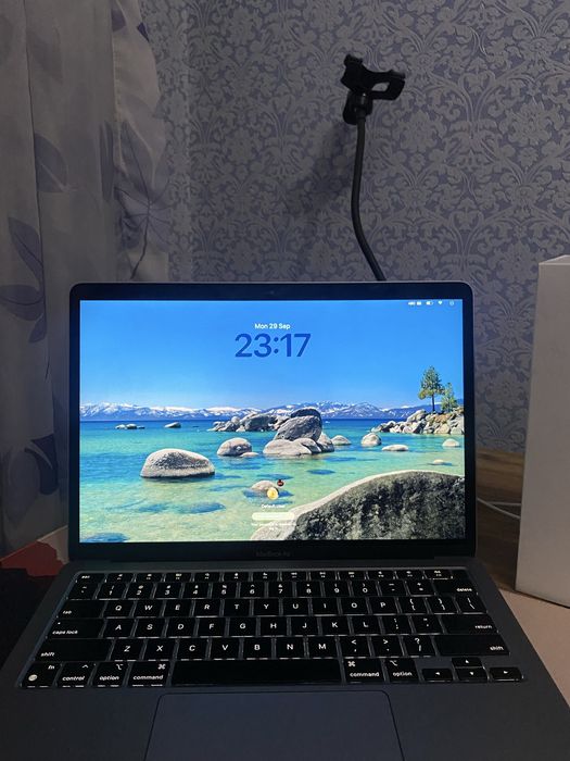 Macbook Air M1  (13 inch, 2020 )