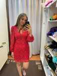 Rochie roșie din dantelă – unicat, lucrată manual
