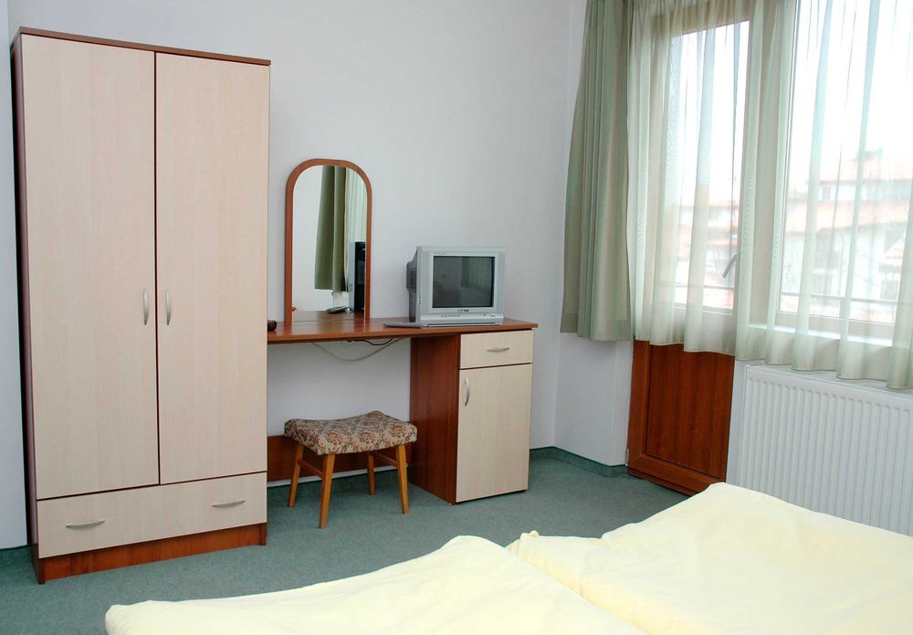 Банско - свободна къща за Нова година - 3 нощ./ 20 места