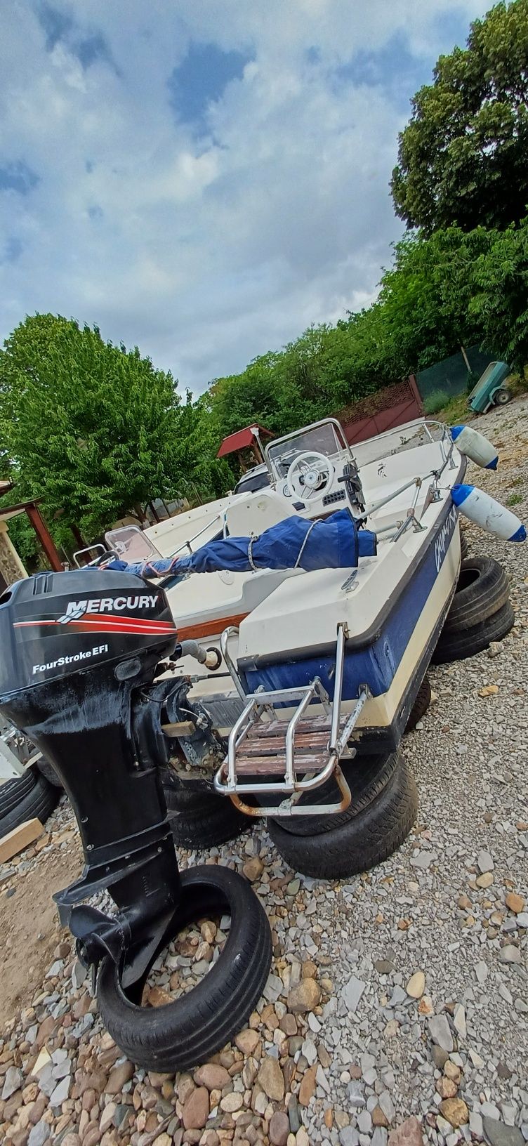 Моторна лодка меркюри 40к 4т