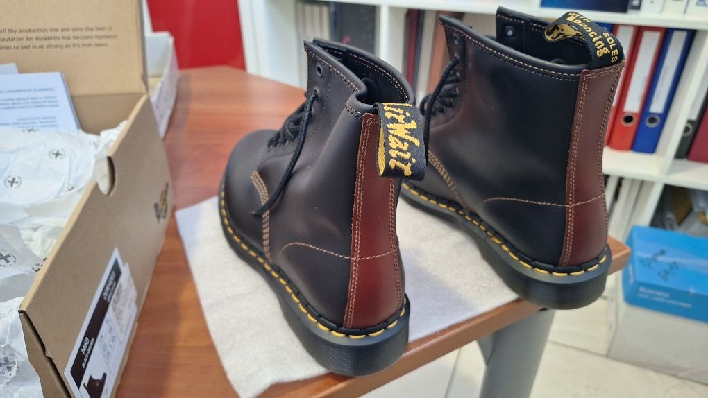 Продавам Dr.Martens 44