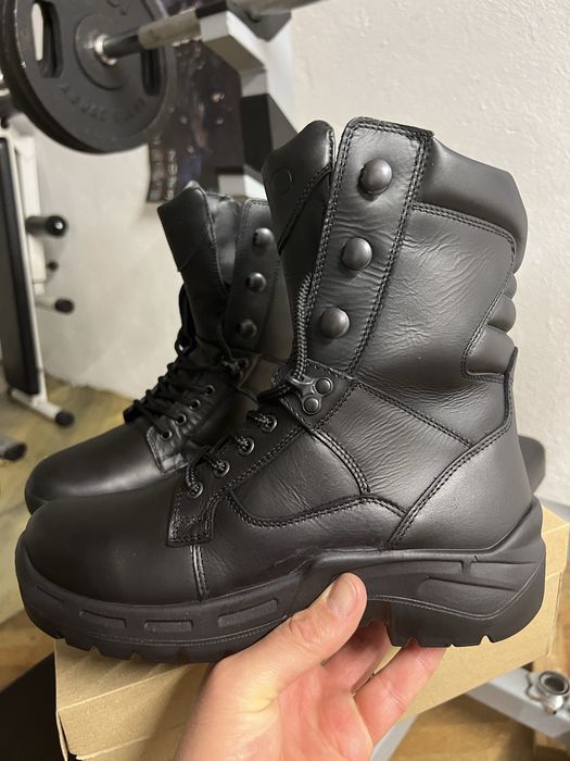 Високи полицейски обувки