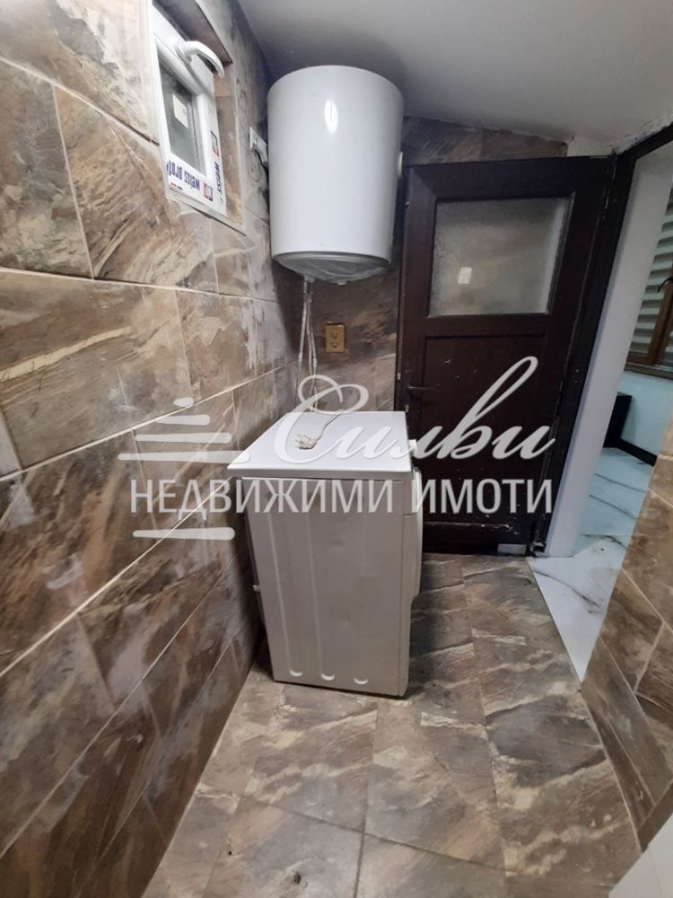 Дава се под наем Етаж от къща в Шумен, Гривица - 50 кв.м за 204 € - Снимка #4