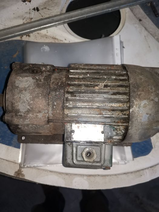 Motor 380 cu reductor 1/8