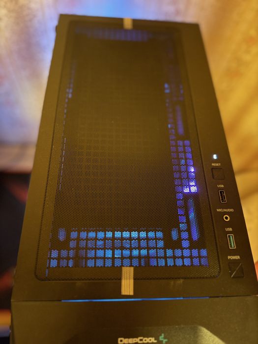 Геймърски компютър, в гаранция НОВ!!