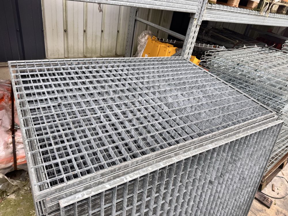 Gratare zincate metalice