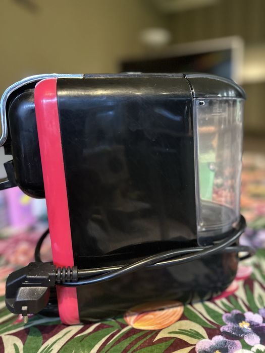 Votz кафе машина с приставка за Dolche Gusto