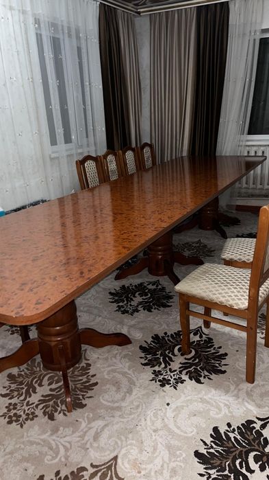 Большой обеденный стол +19 стульев