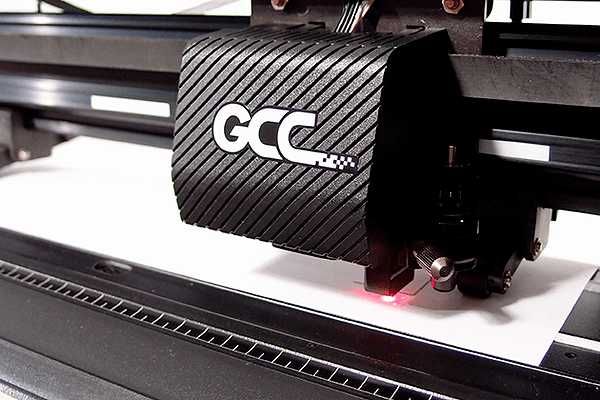 Режещ плотер Jaguar V132 LX