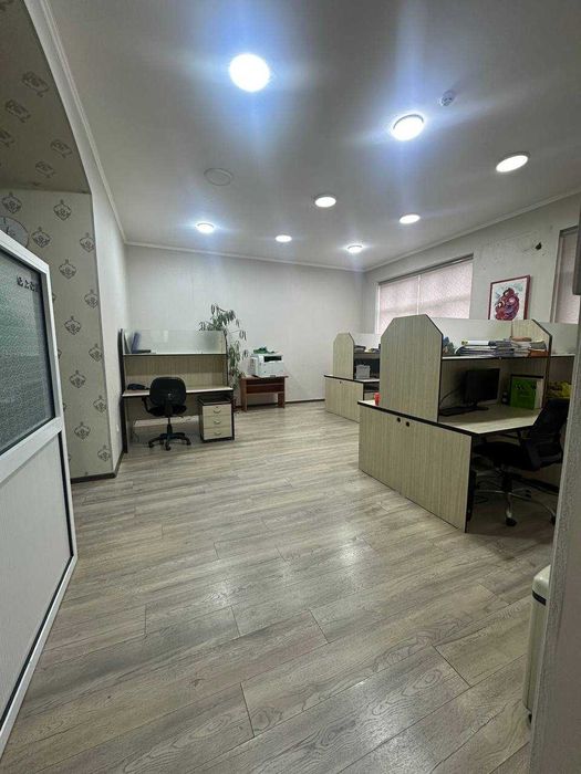 Продается дом под любой бизнес, 6 соток,  630 кв. ор-н 8 роддом