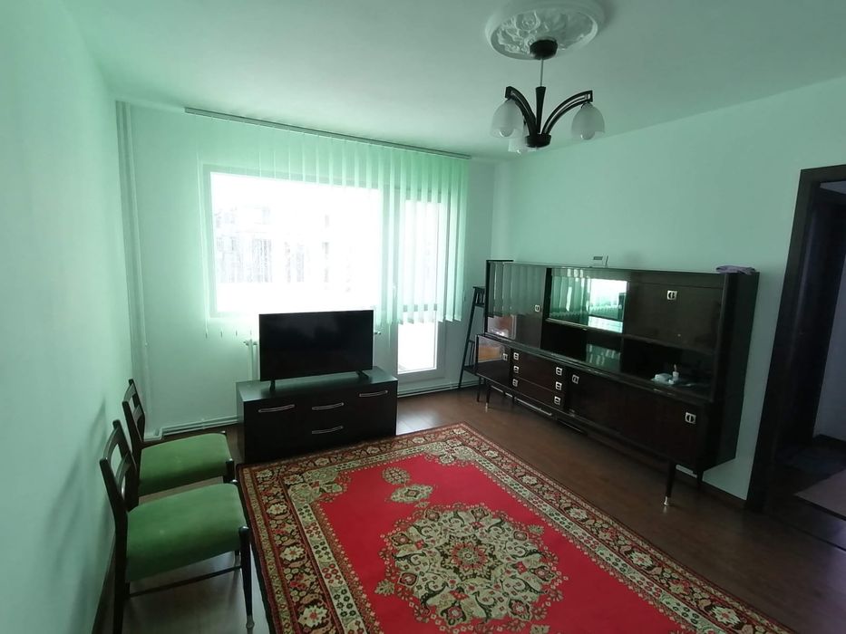 De închiriat ap.2 camere,Cantemir-Podu de Piatră,semidecomandat,et.3/4