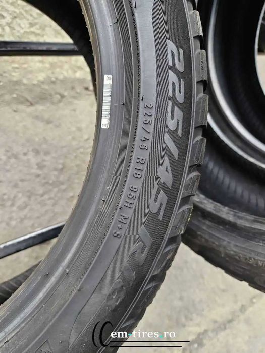SET 4 Anvelope Iarna 225/45 R18 PIRELLI Sottozero 3 95H - Runflat