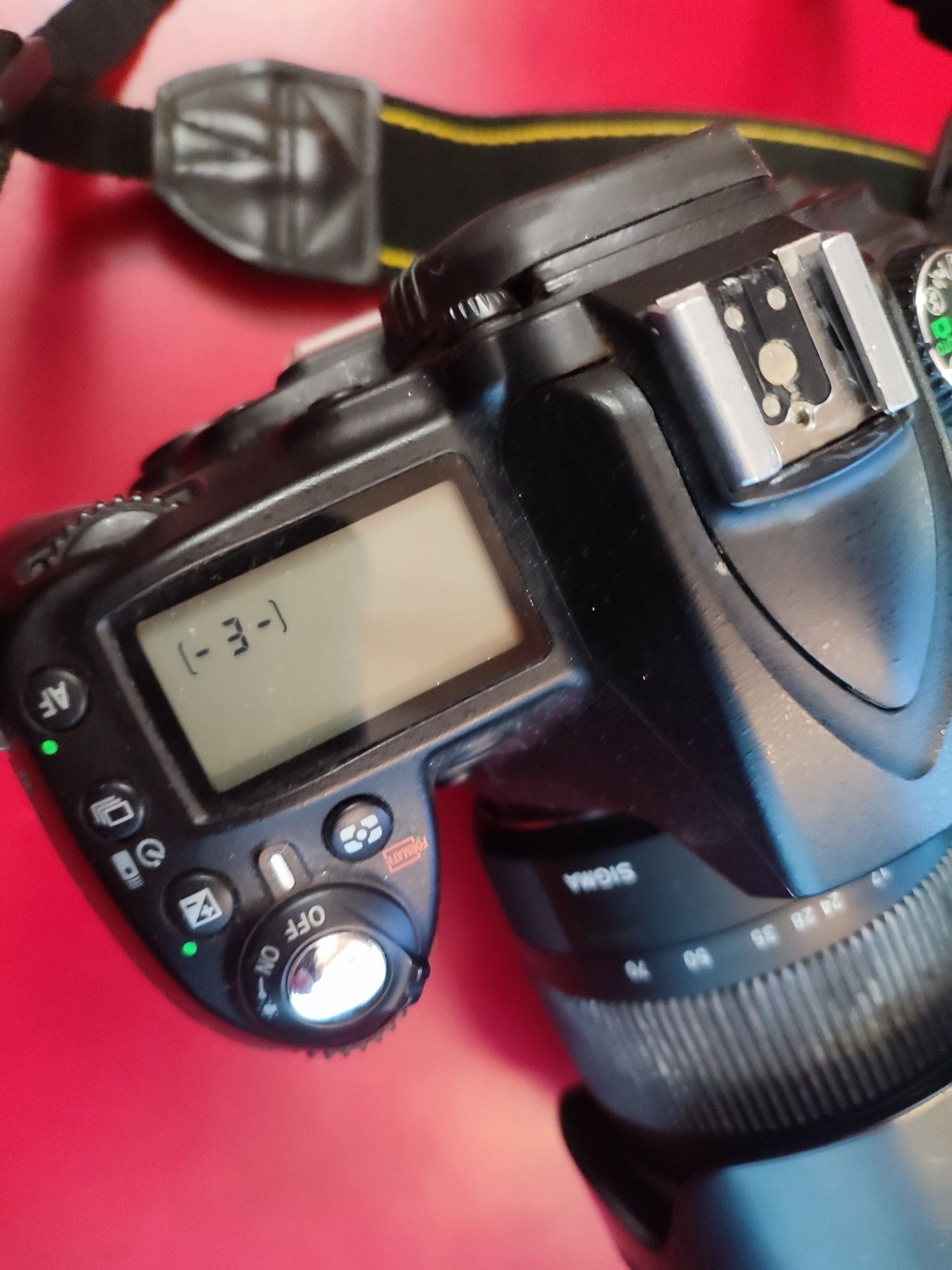 Nikon D90 + Sigma 17-70mm F2.8-4 + Grip